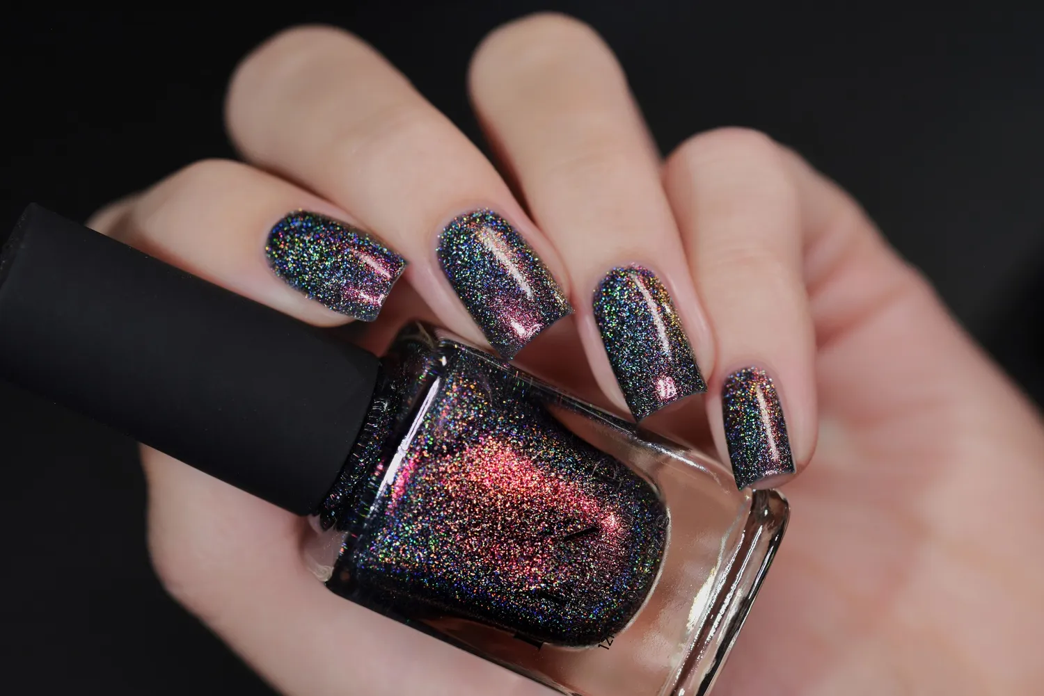 ILNP Revival nagellack holografisk svart röd