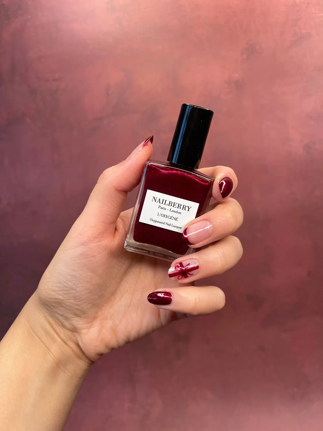 Nailberry Mystique Red nagellack 14 ml skimrande