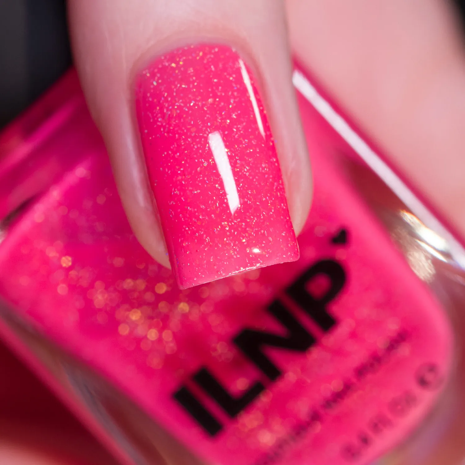 ILNP Summer Crush nagellack neonrosa holografiskt
