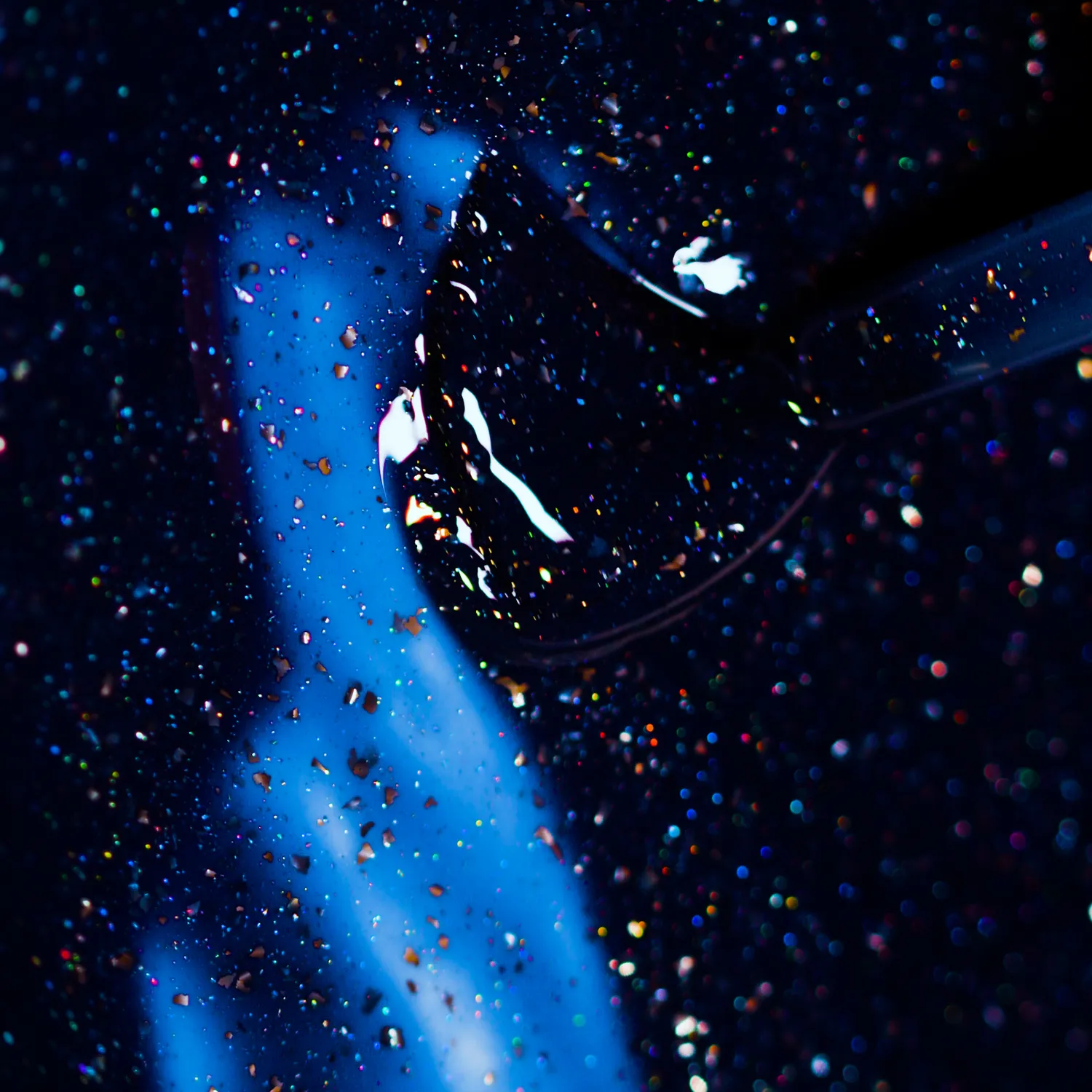 ILNP The Estate The Heir nagellack safirblå kopparflakes