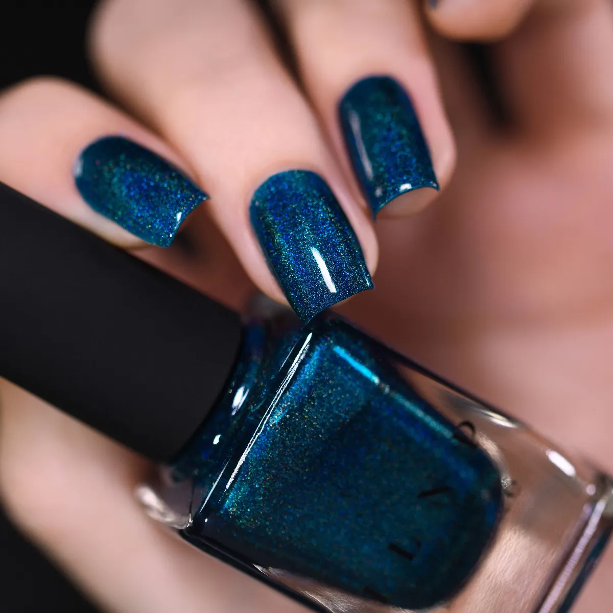 ILNP Isabella nagellack petrolblå holografiskt