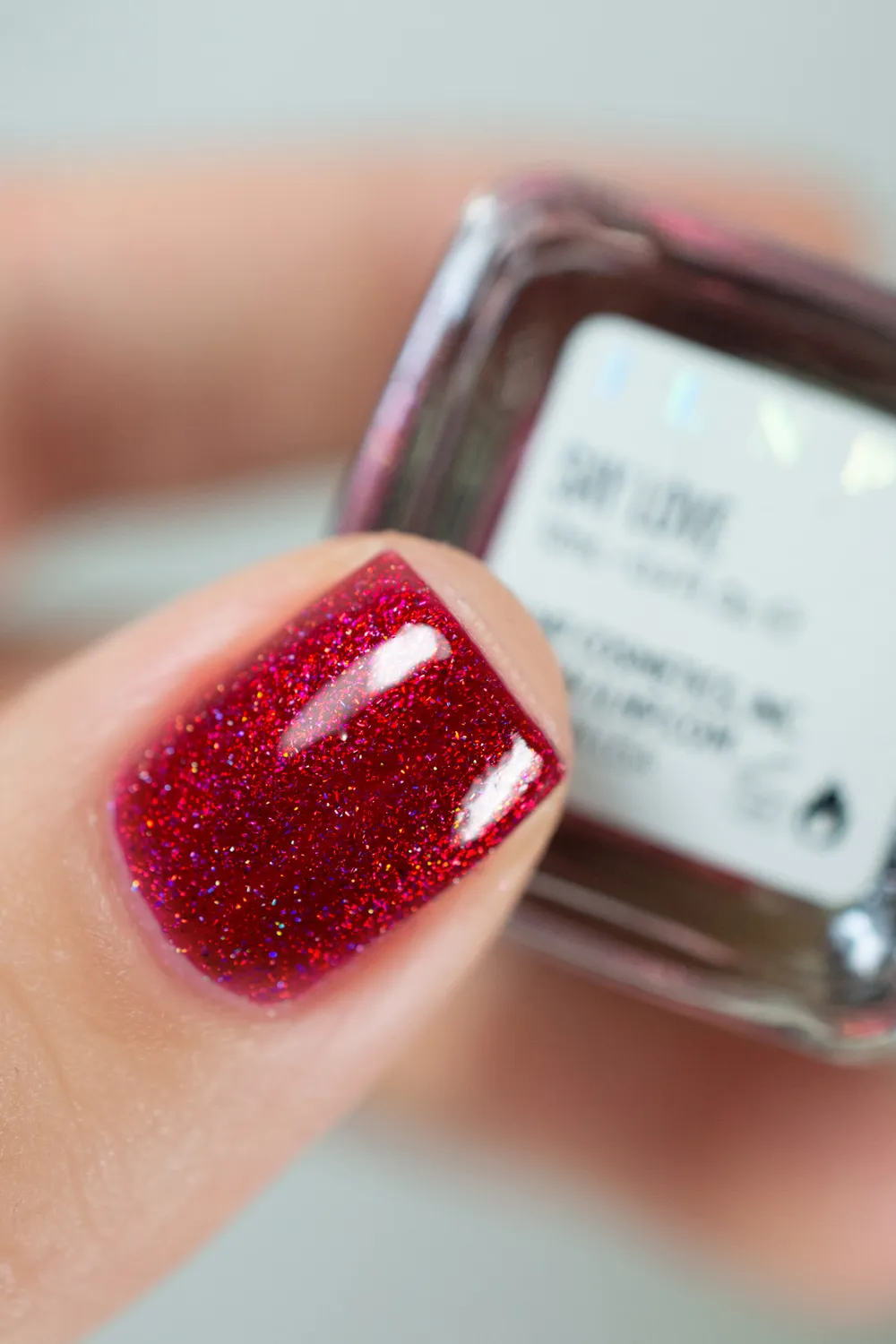 ILNP Say Love nagellack holografiskt rubinrött