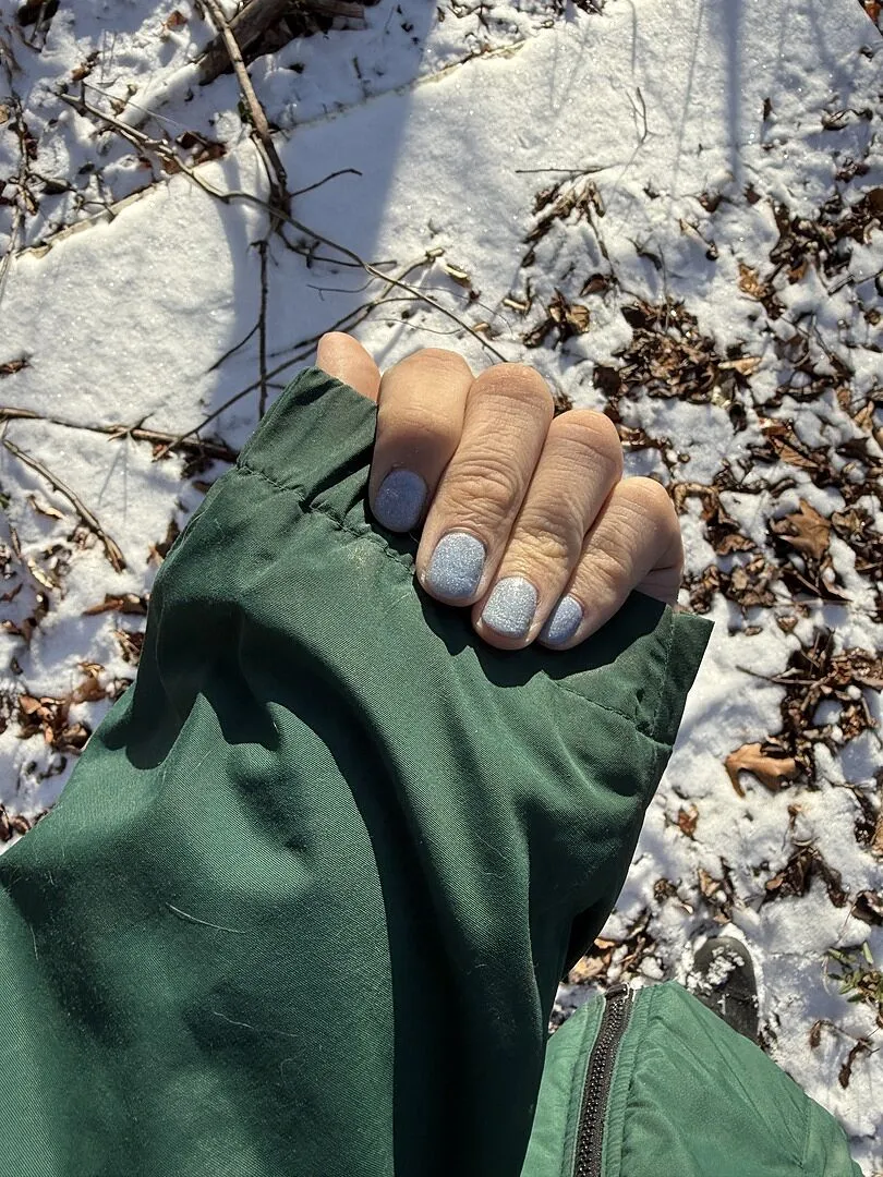 Cirque Colors Morningtide nagellack ljusblå sheer