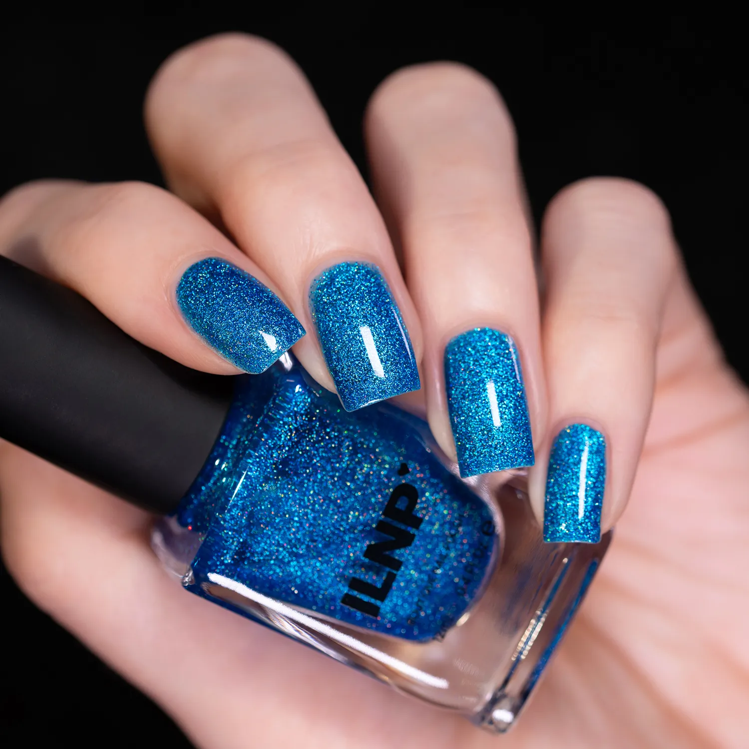 ILNP Cabana Cannonball nagellack holografiskt blå