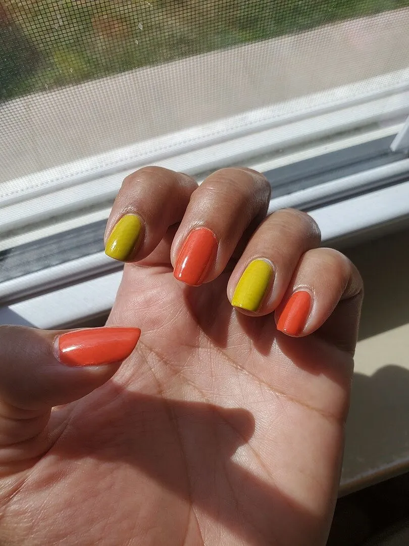 Cirque Colors Hustle nagellack chartreuse kräm