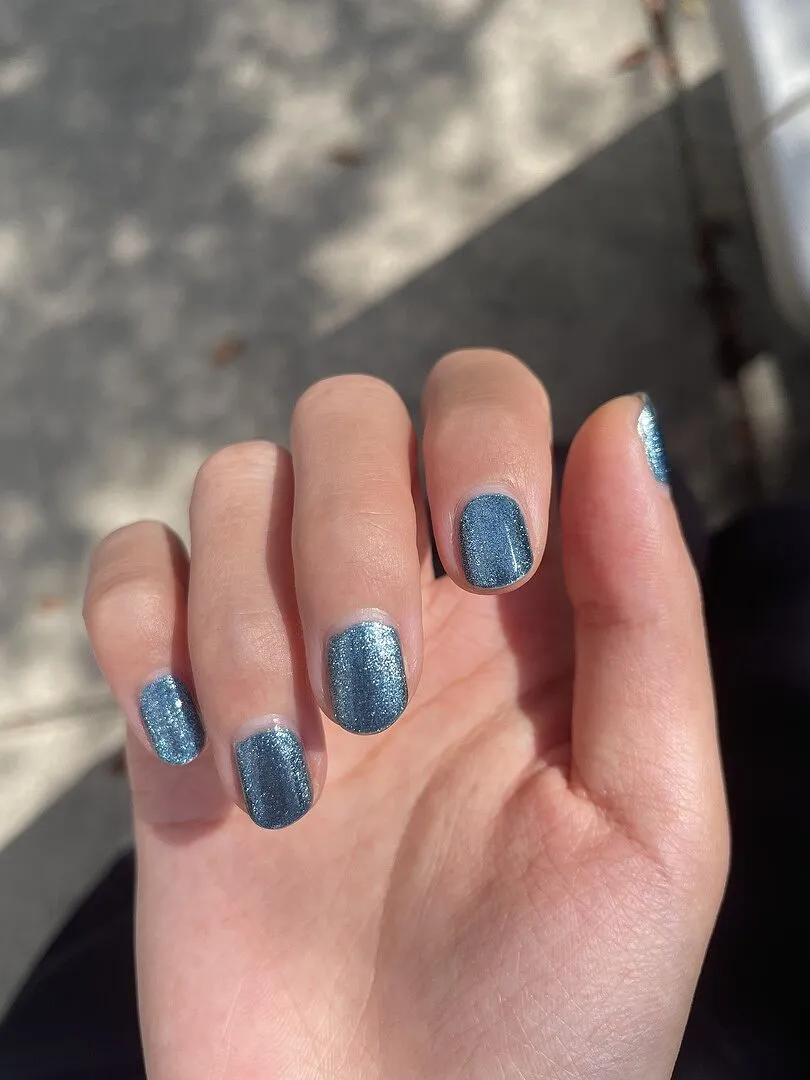 Cirque Colors Blue Velvet nagellack magnetisk blå