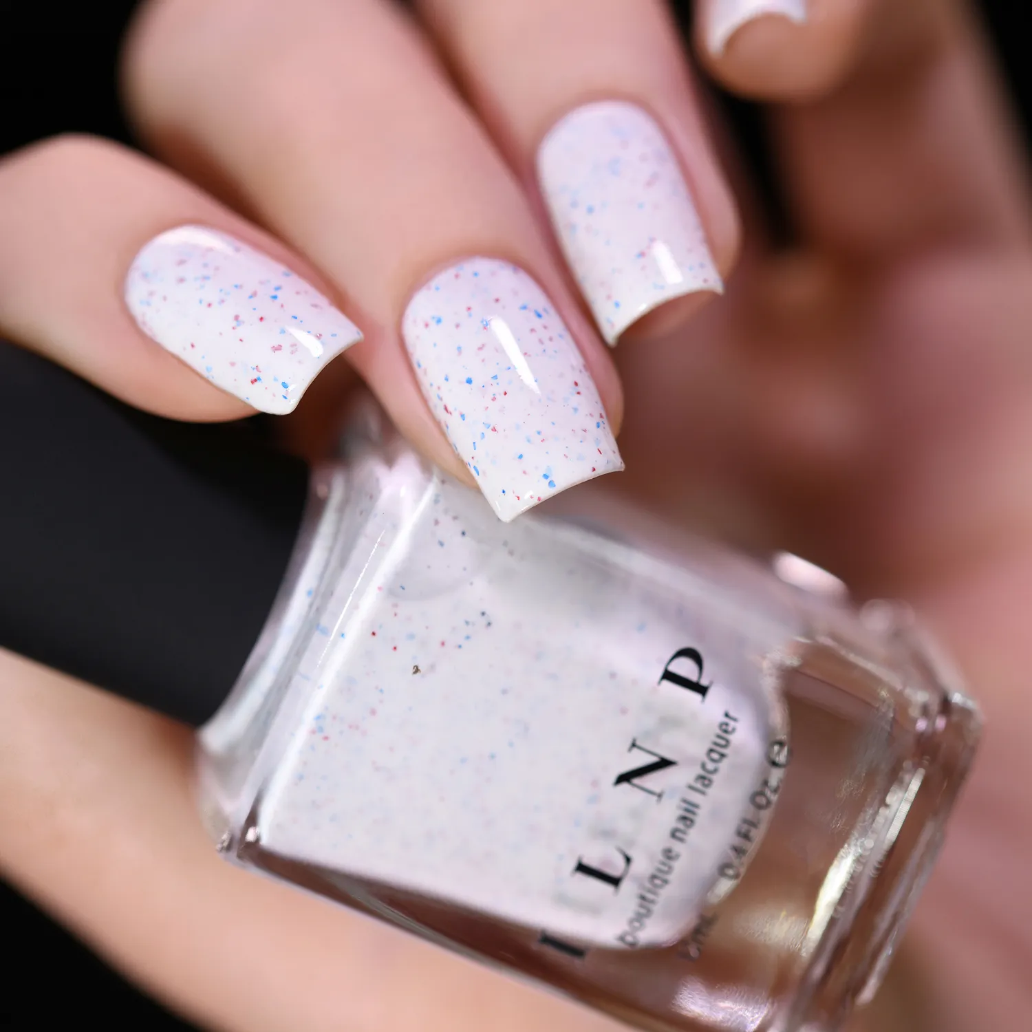ILNP At Sea Liberty nagellack vit prickig