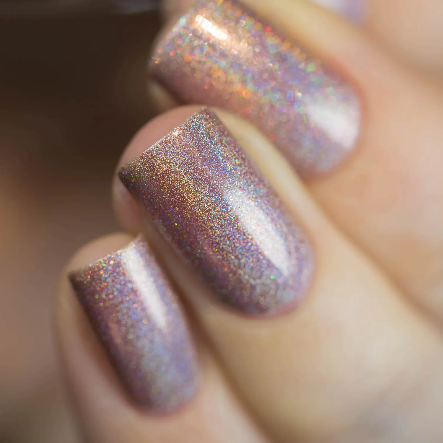 ILNP Ultra Holo Soft Focus nagellack beige holografiskt