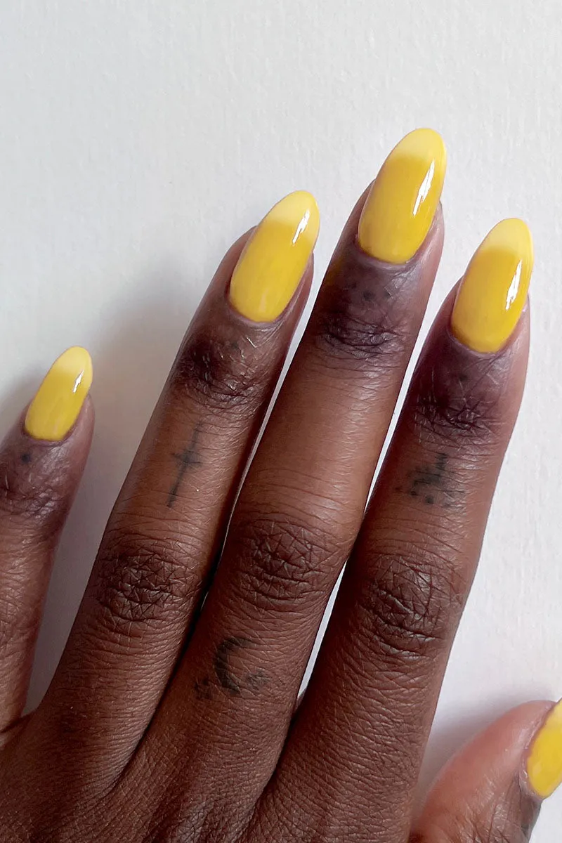 Cirque Colors Piña Jelly nagellack gul transparent