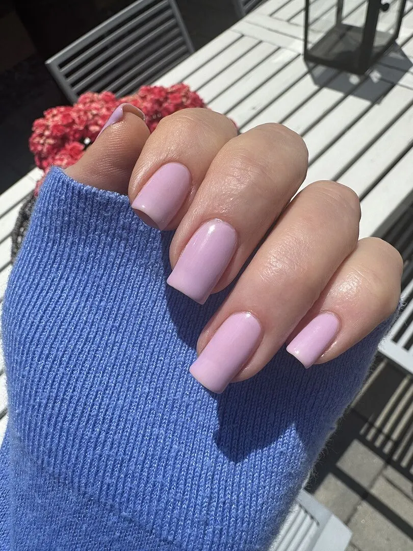 Cirque Smitten nagellack ljuslila crelly