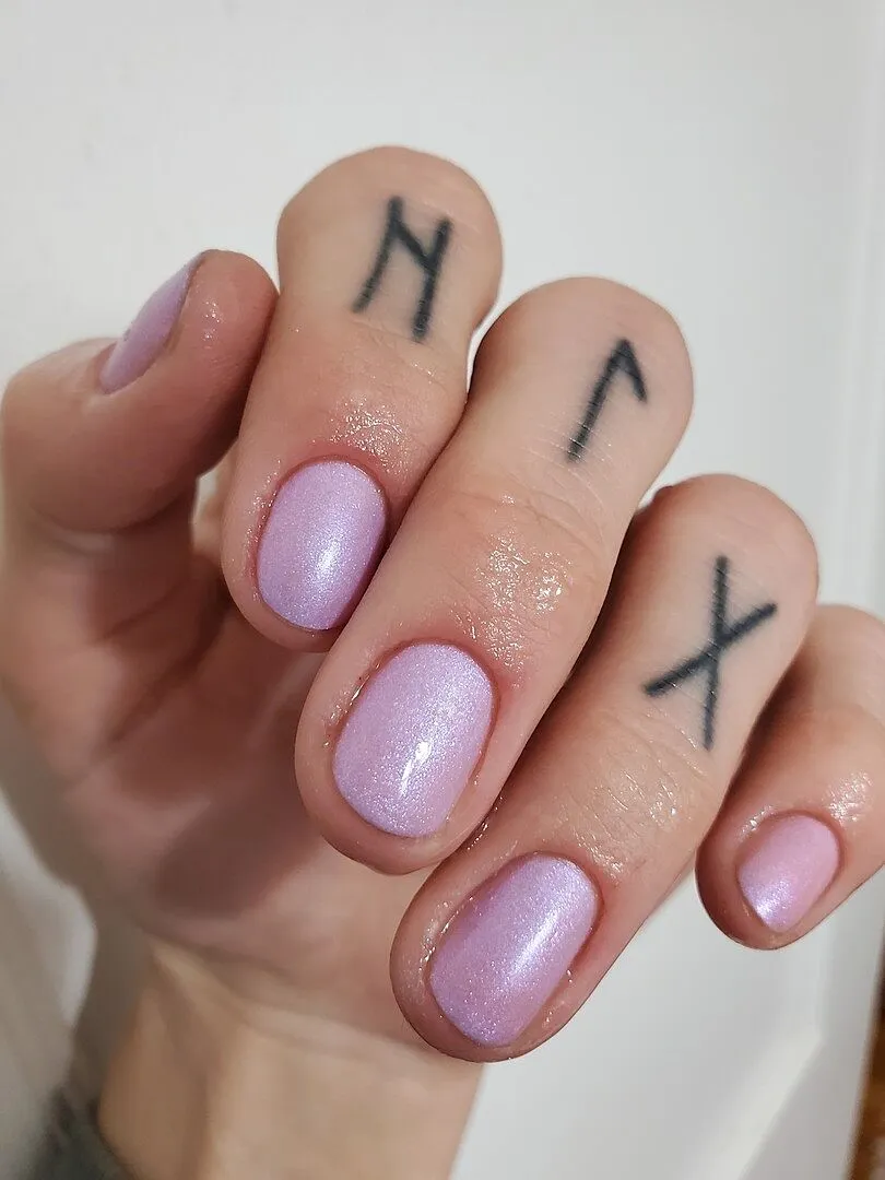 Cirque Colors Amour Propre nagellack thermal korallrosa