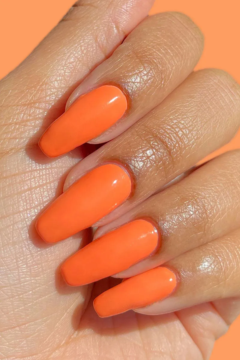 Cirque Colors Rumor Mill nagellack neonkorall kräm