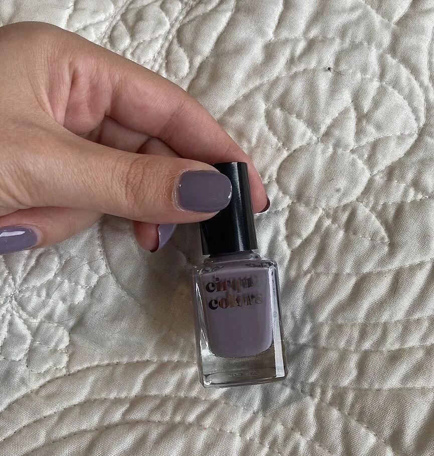 cirque colors deco nagellack lavendelgrå kräm