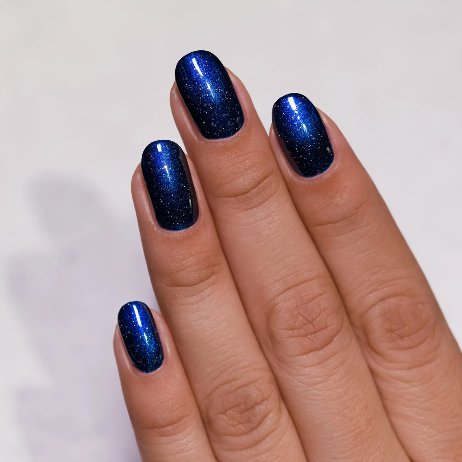 ILNP Looking Up nagellack mörkblå holo
