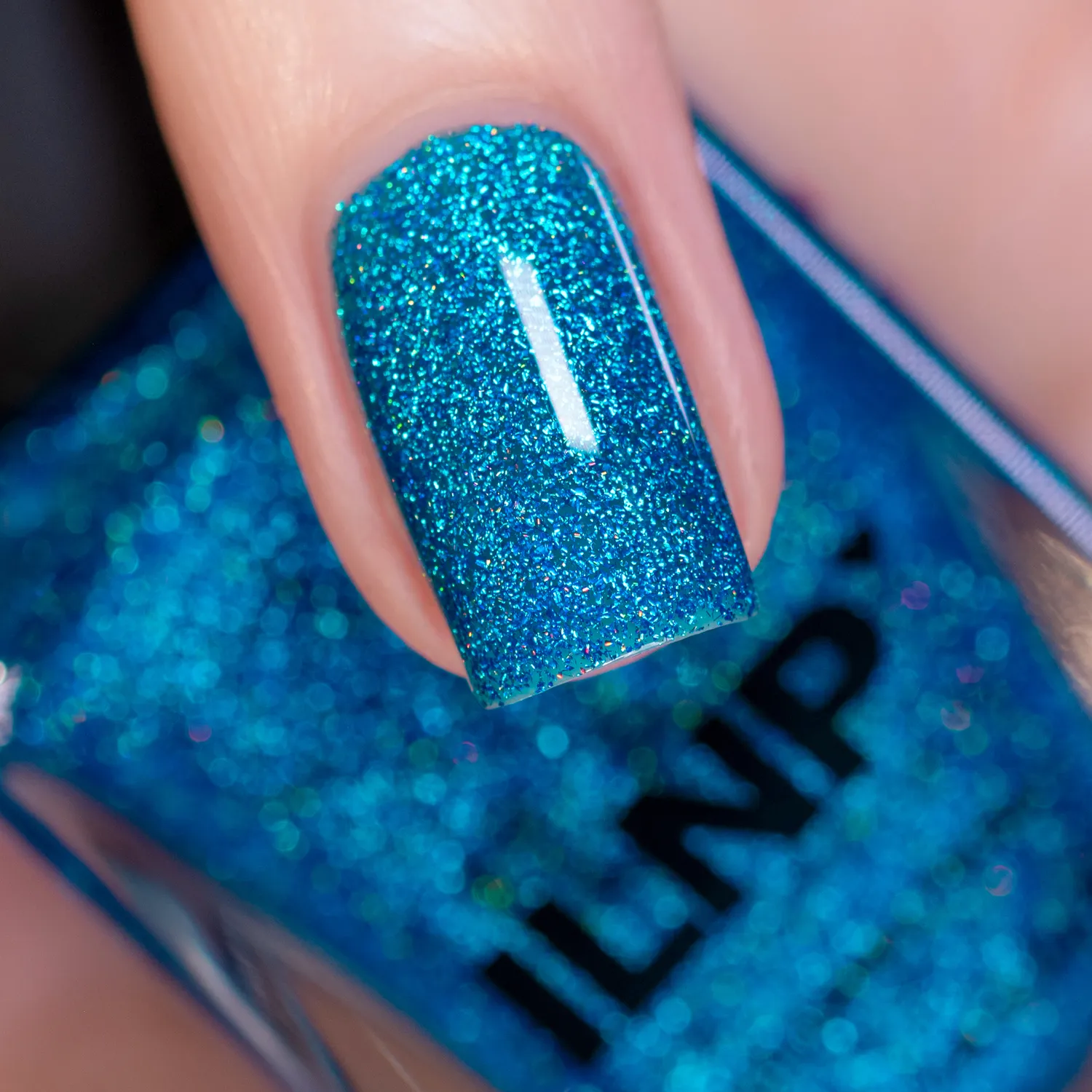 ILNP Cabana Cannonball nagellack holografiskt blå