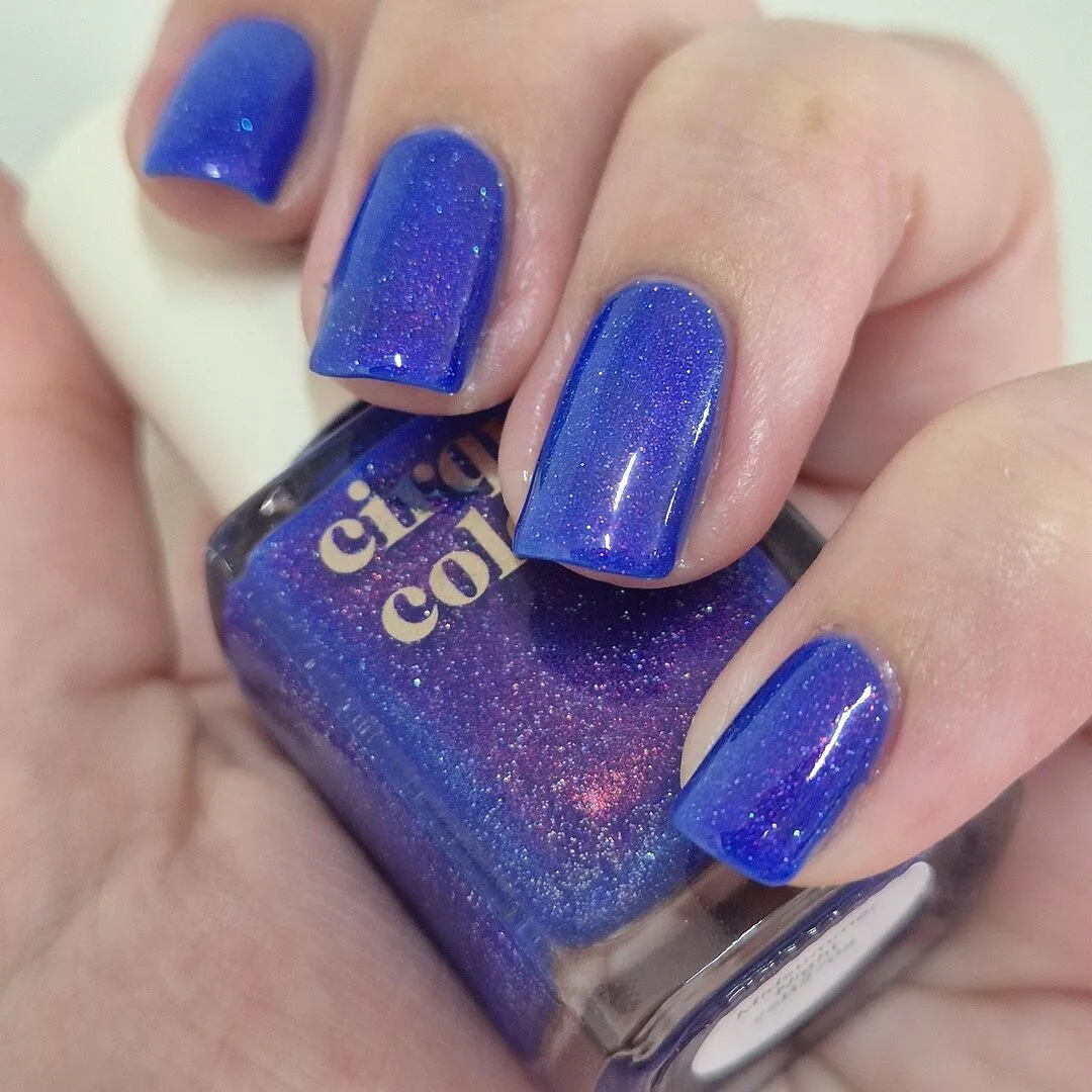 Cirque Colors Midsummer Night nagellack blå skimmer