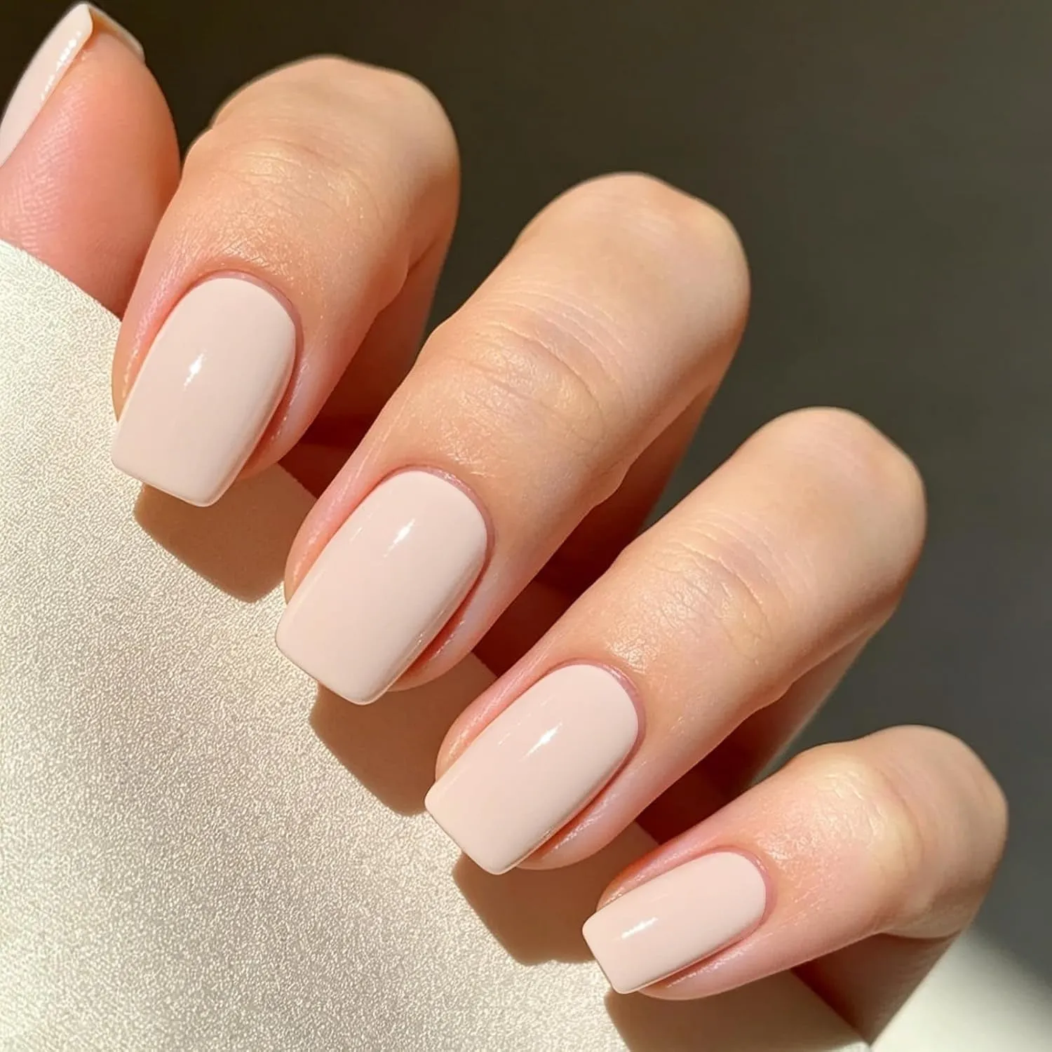 Modelones Milky Cream Nude lösnaglar beige kräm