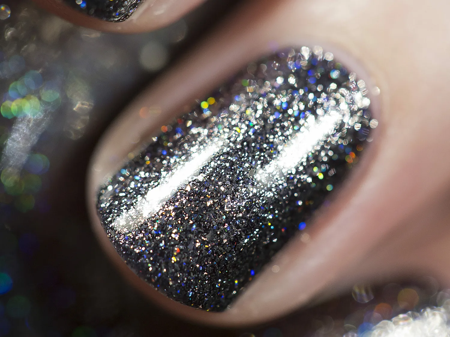 ILNP Private Reserve nagellack svart metallic