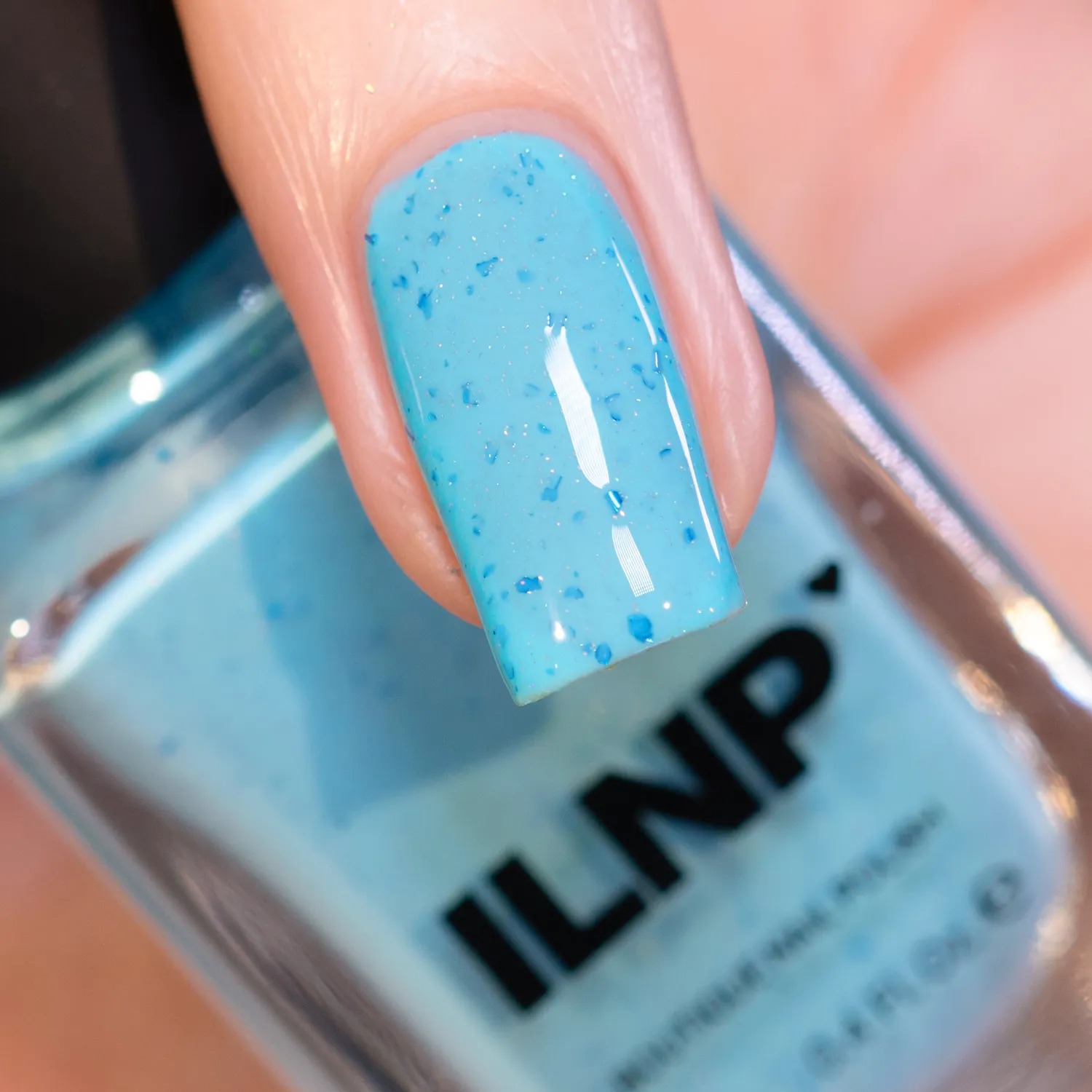 ILNP Playground Scribbles nagellack ljusblå 2 lager