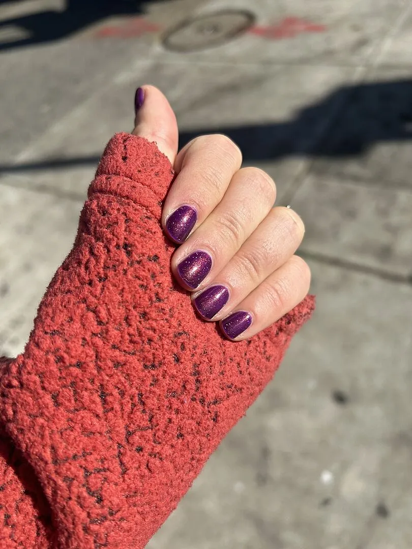 Cirque Colors Coronation nagellack lila skimmer