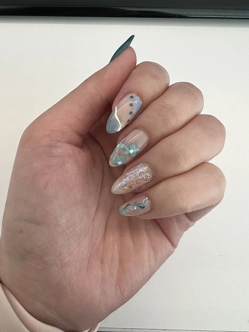 Cirque Colors Storm King nagellack ljusblågrå kräm