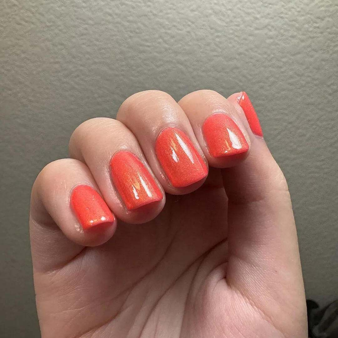 Cirque Colors Day Tripper nagellack neon korall