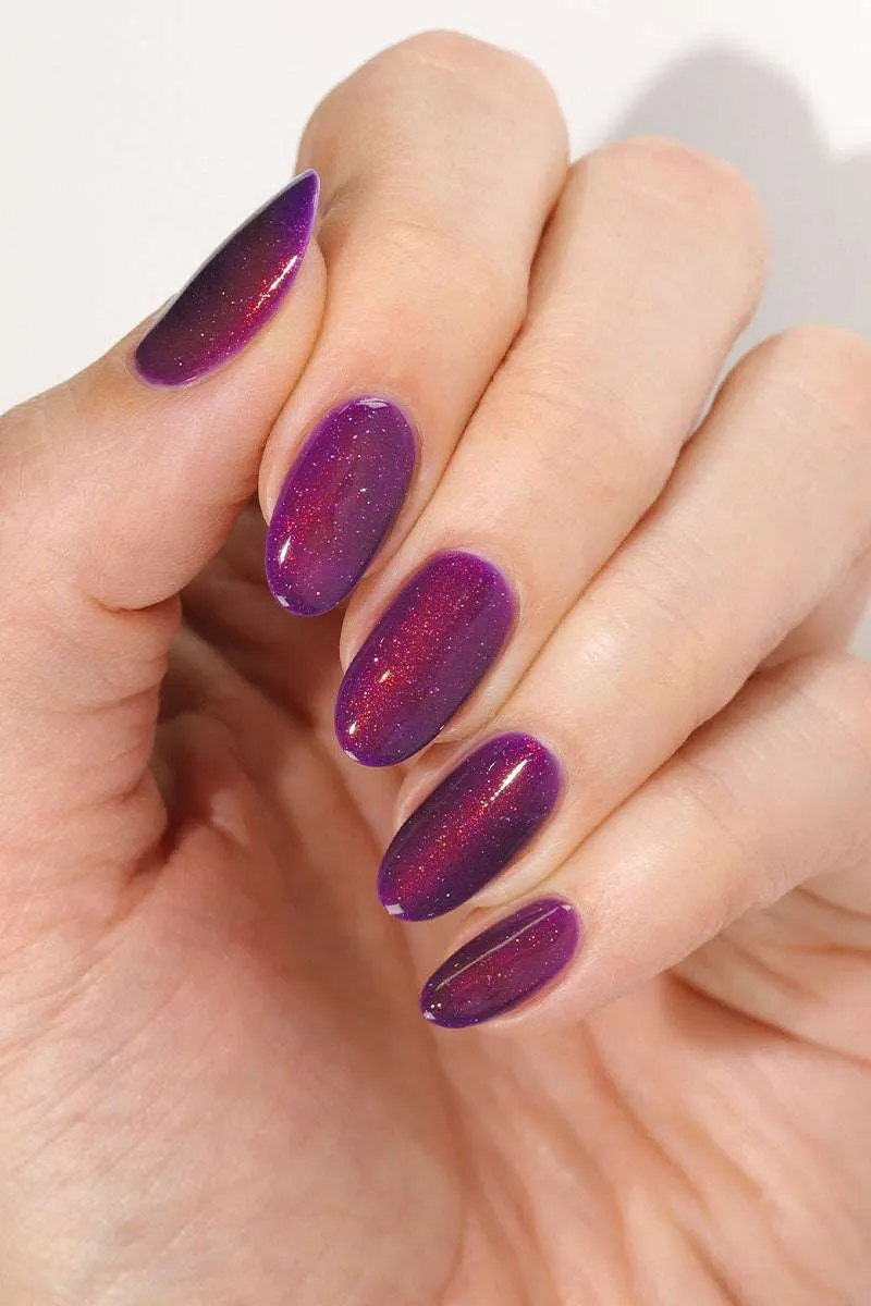 Cirque Colors Coronation nagellack lila skimmer