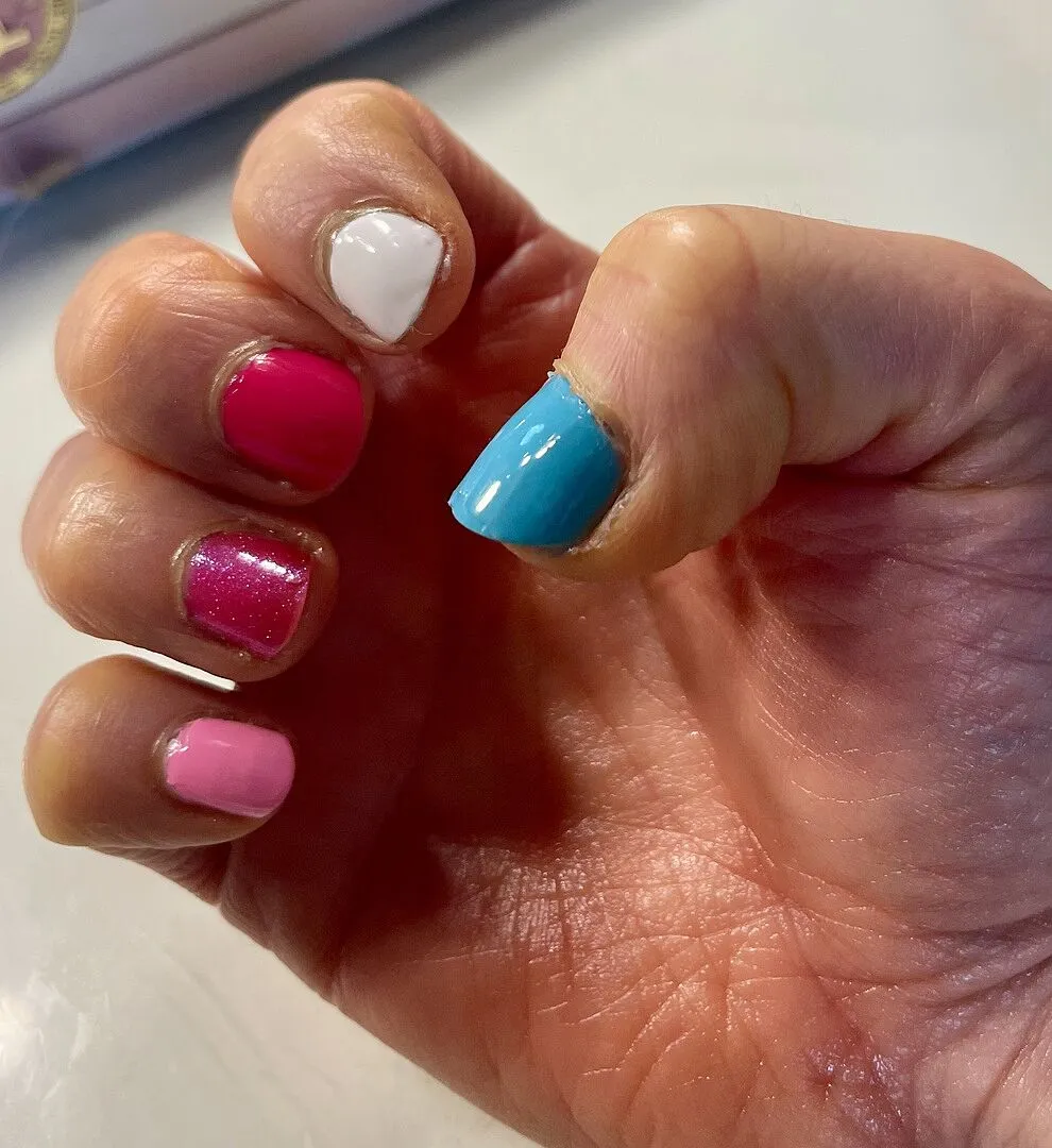 Cirque Colors White Lie nagellack neonvitt kräm