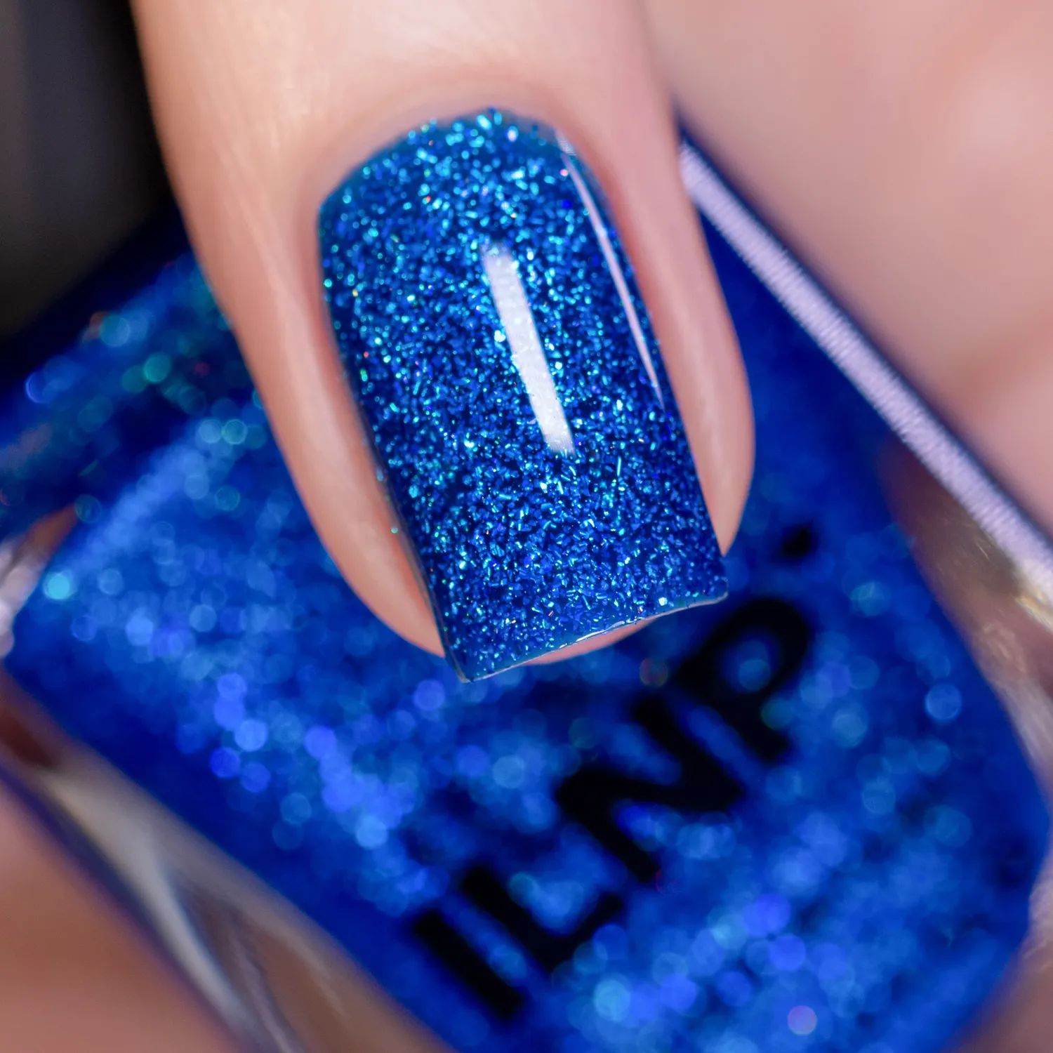ILNP Cabana Deep Dive nagellack blå holografisk