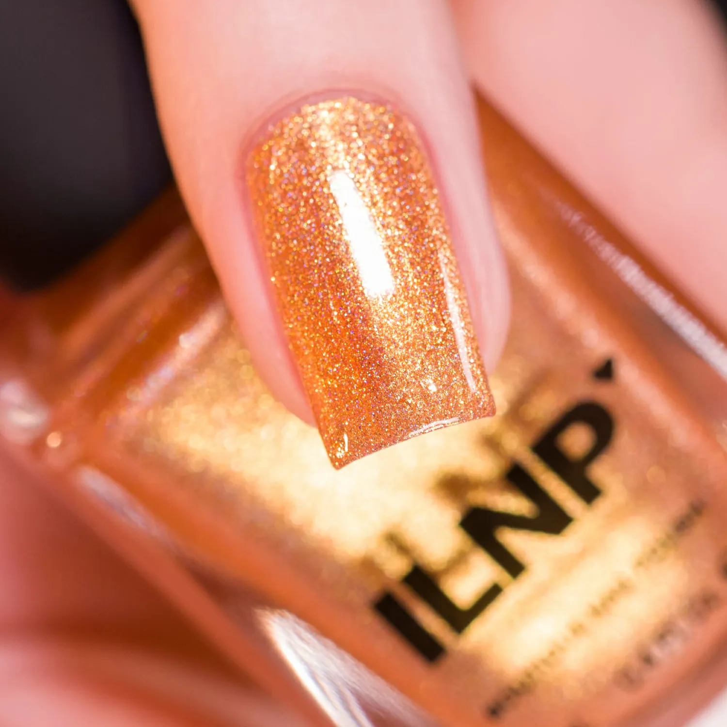 ILNP Golden Hour Sundown nagellack guld shimmer