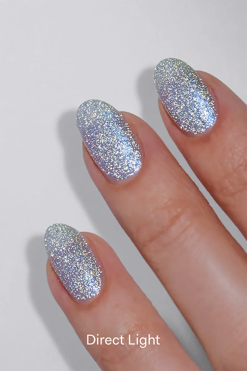 Cirque Colors Unrequited Love nagellack sheer blå shimmer