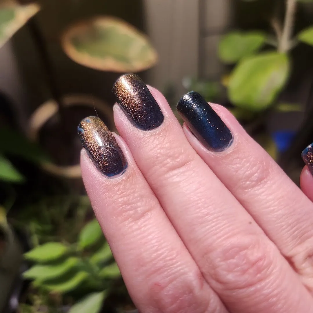 Cirque Colors Castle in the Sky nagellack magnetisk teal