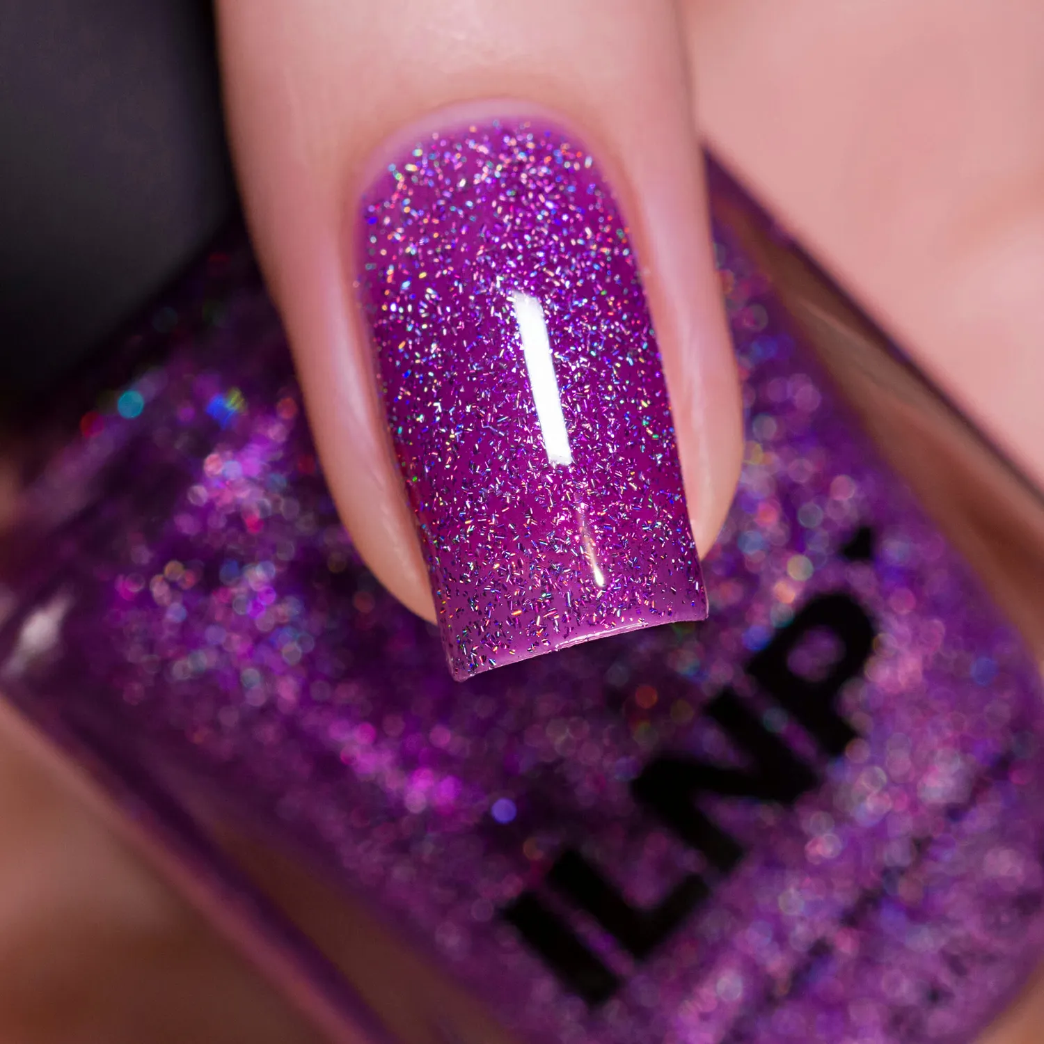 ILNP Splashed Unforgettable nagellack lila holografisk jelly