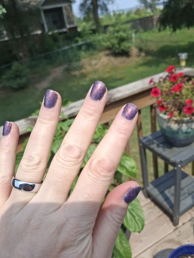 Cirque Colors Star Crossed Lovers nagellack lila multikrom