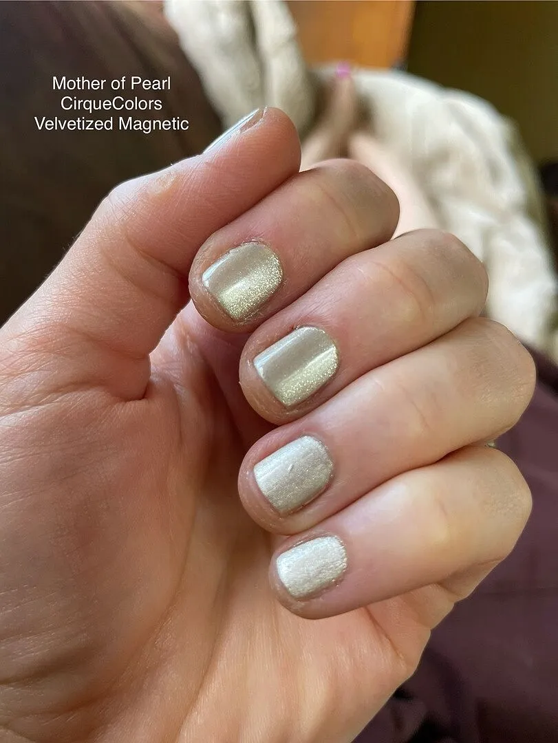 Cirque Colors Mother of Pearl nagellack magnetisk pärlemor