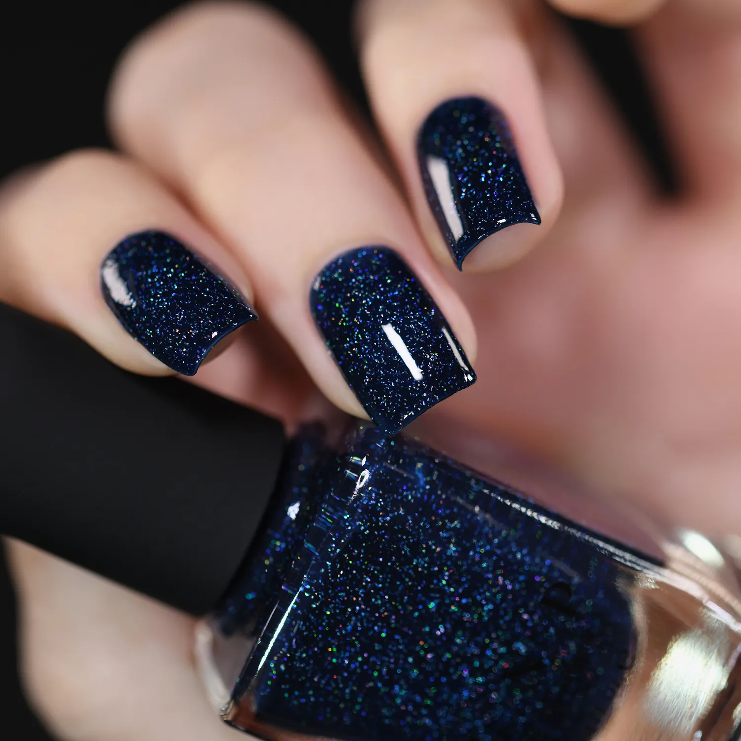 ILNP You Up? nagellack marinblått holo