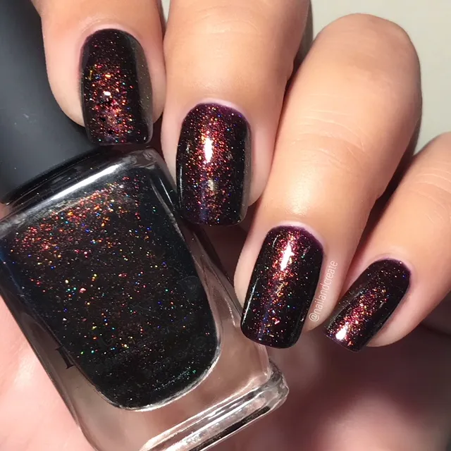 ILNP Underground nagellack svart holografisk