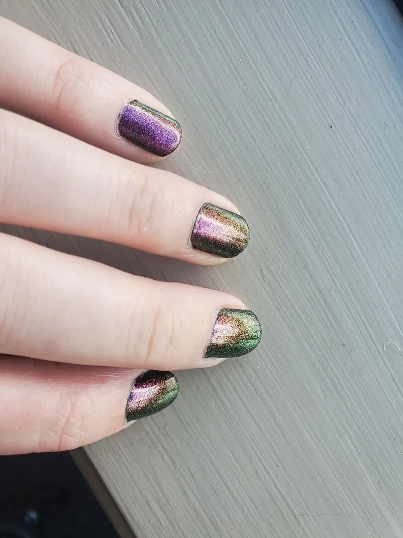 Cirque Memento Mori nagellack svart kräm