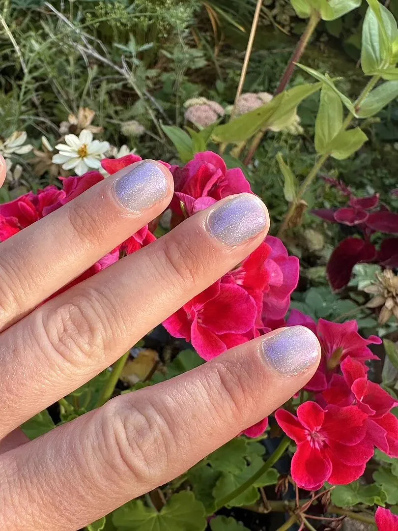 Cirque Colors Spoonful of Sugar nagellack blå holo shimmer