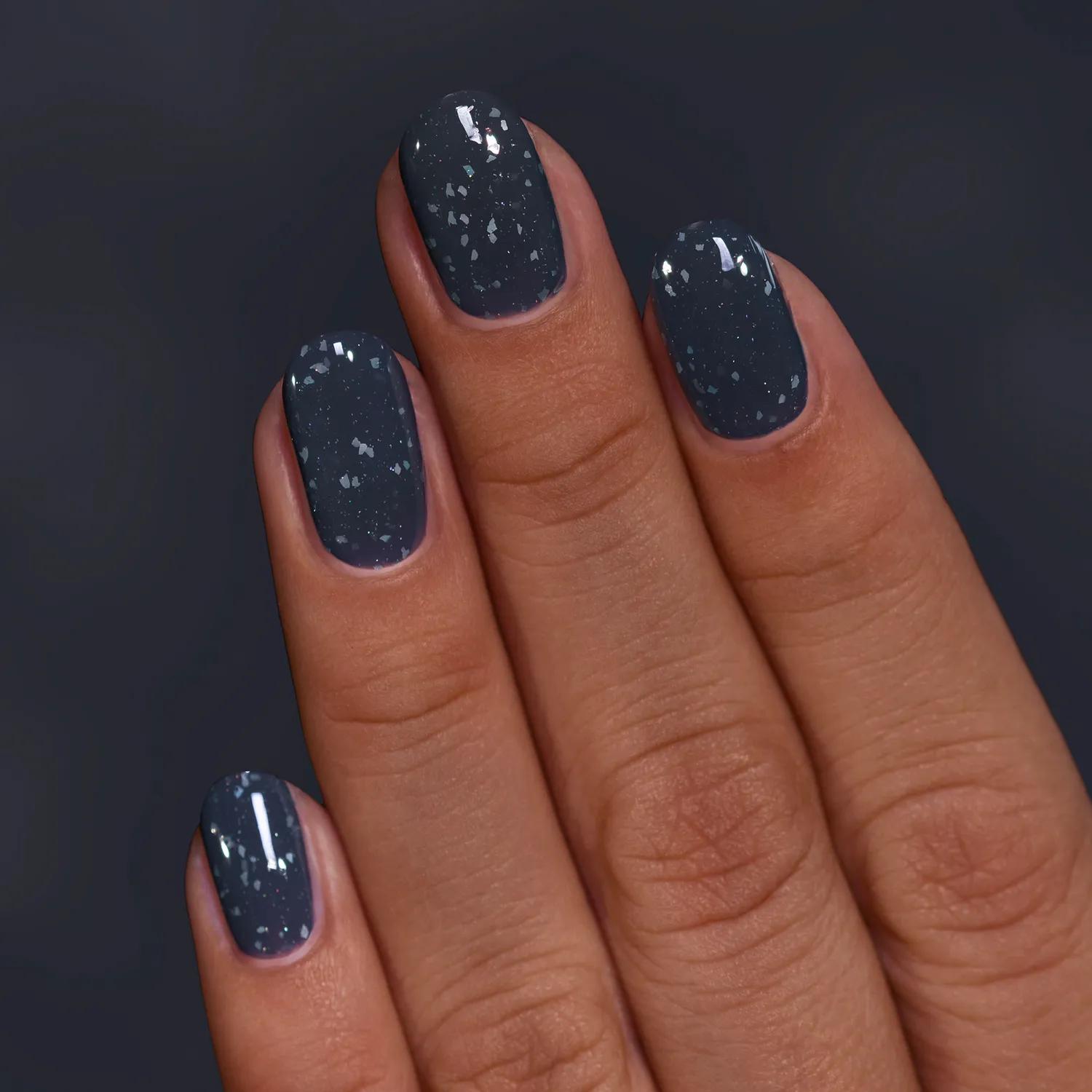 ILNP Overcast Thundercloud nagellack grå flakie shimmer