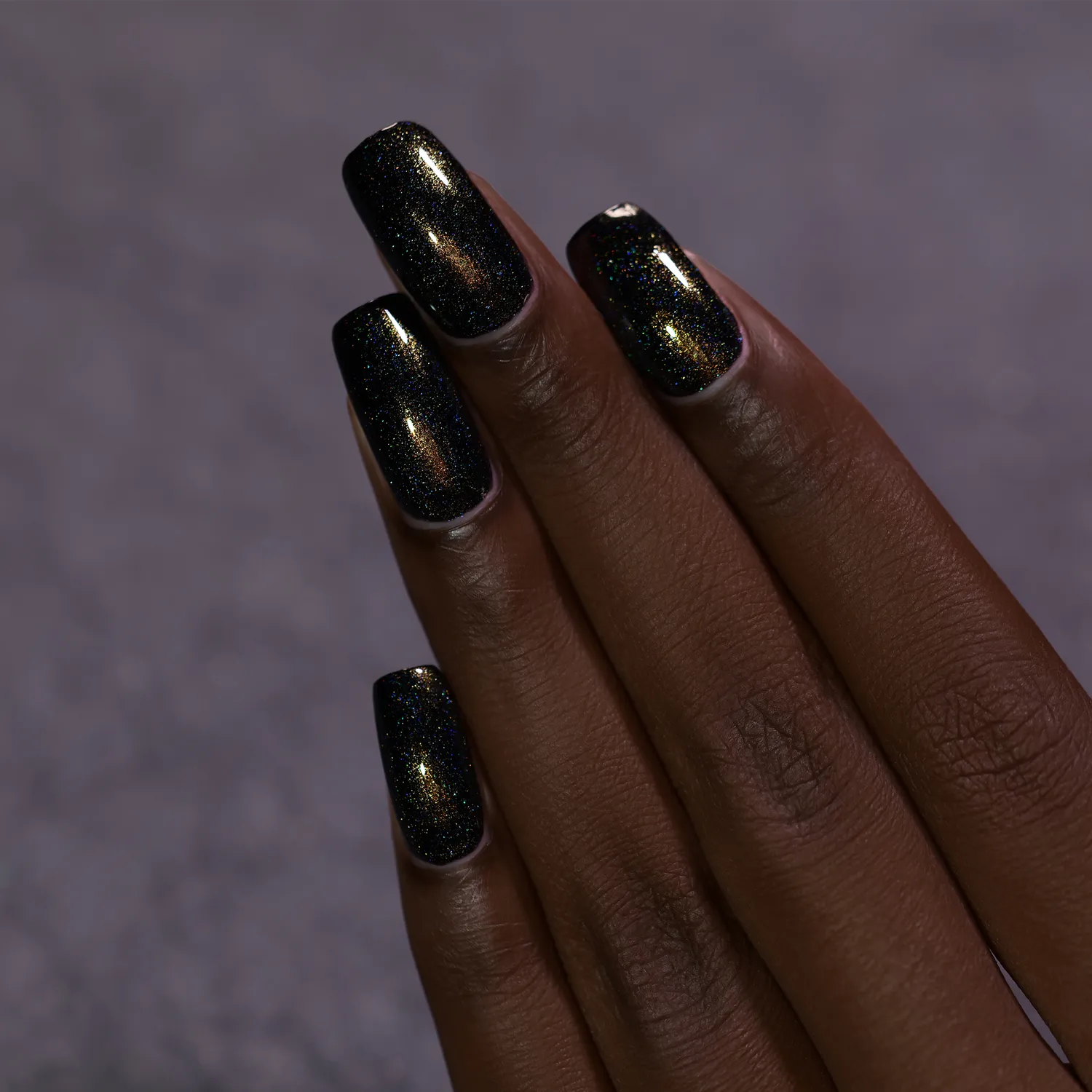 ILNP Shadow Grove nagellack svart holografisk