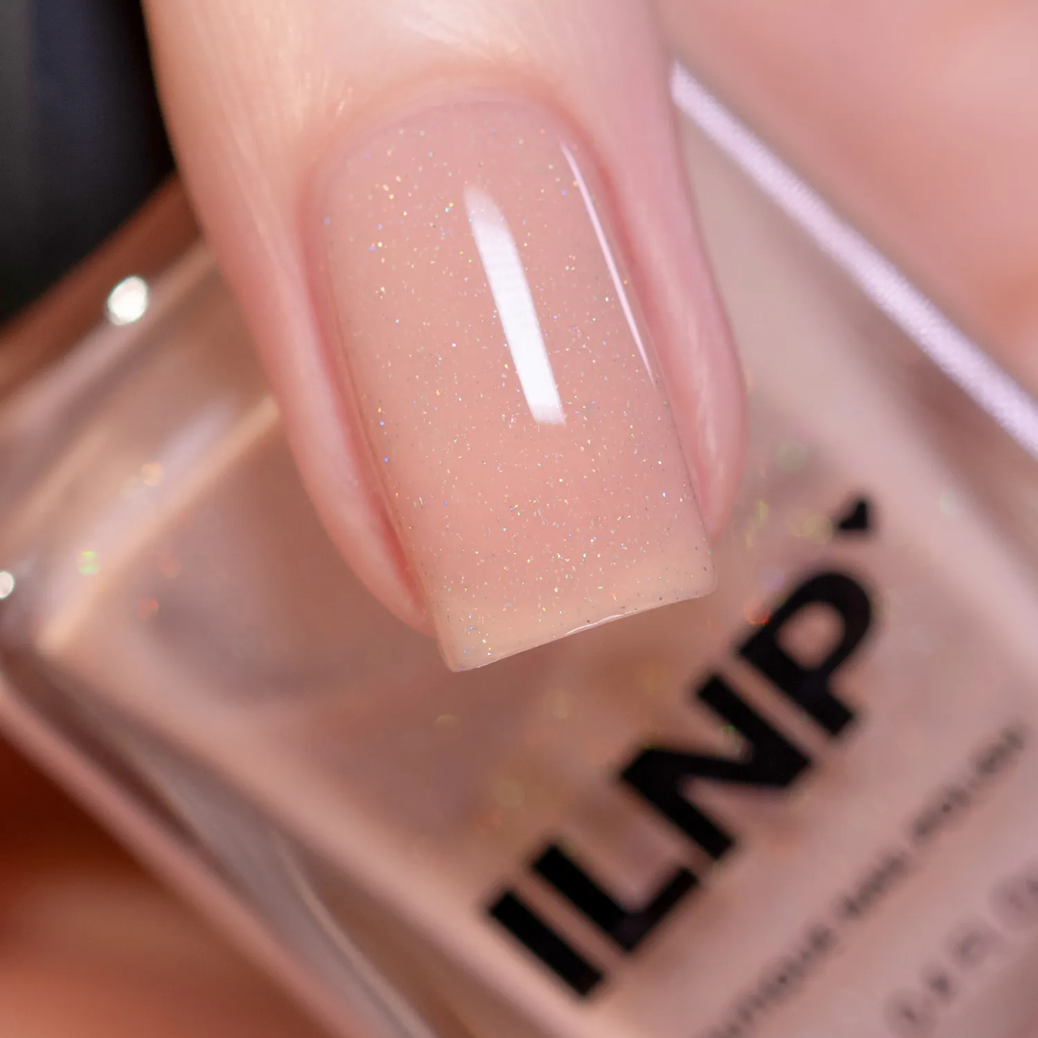ILNP Bare nagellack beige nude holo