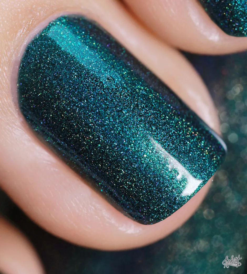 ILNP Fall Semester nagellack mörk teal holo