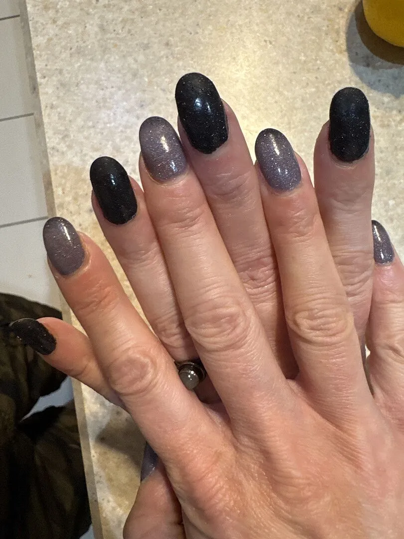 Cirque Colors Witching Hour nagellack termisk svart