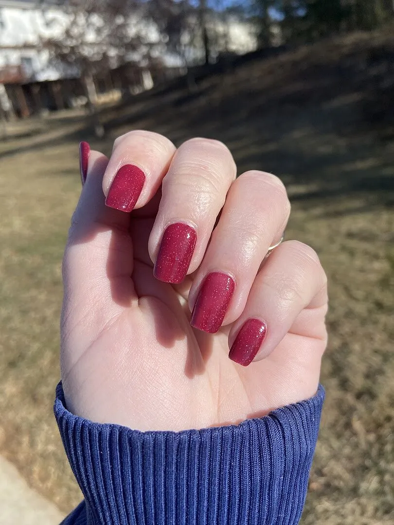 Cirque Colors Lost Berry nagellack termiskt röd-rosa