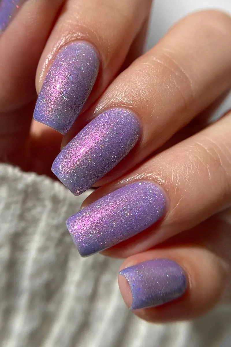 Cirque Colors Showgirl nagellack periwinkle holo