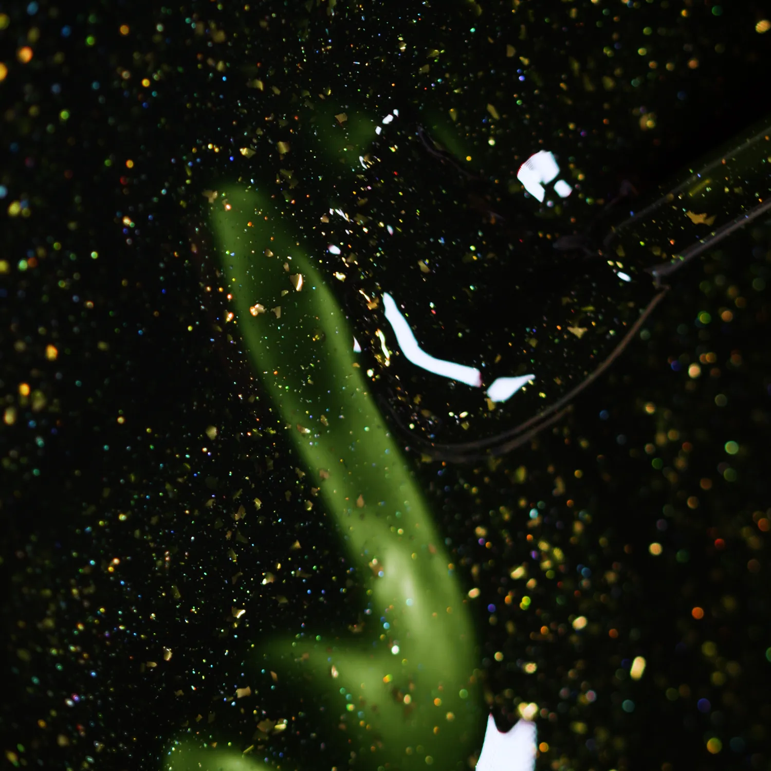 ILNP Overgrown nagellack mörkgrön crelly koppar