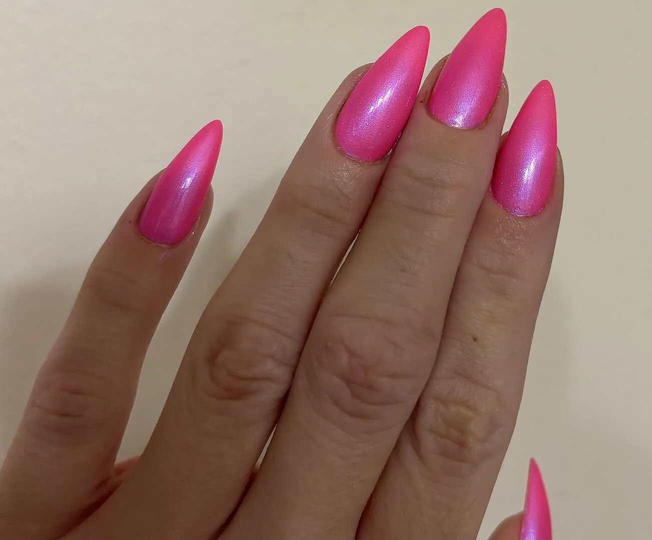 Cirque Colors Flamingo nagellack neonrosa blått skimmer