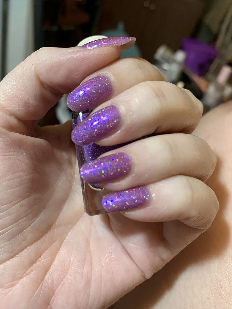 Cirque Colors Jammin Out shimmer nagellack druvlila holografisk