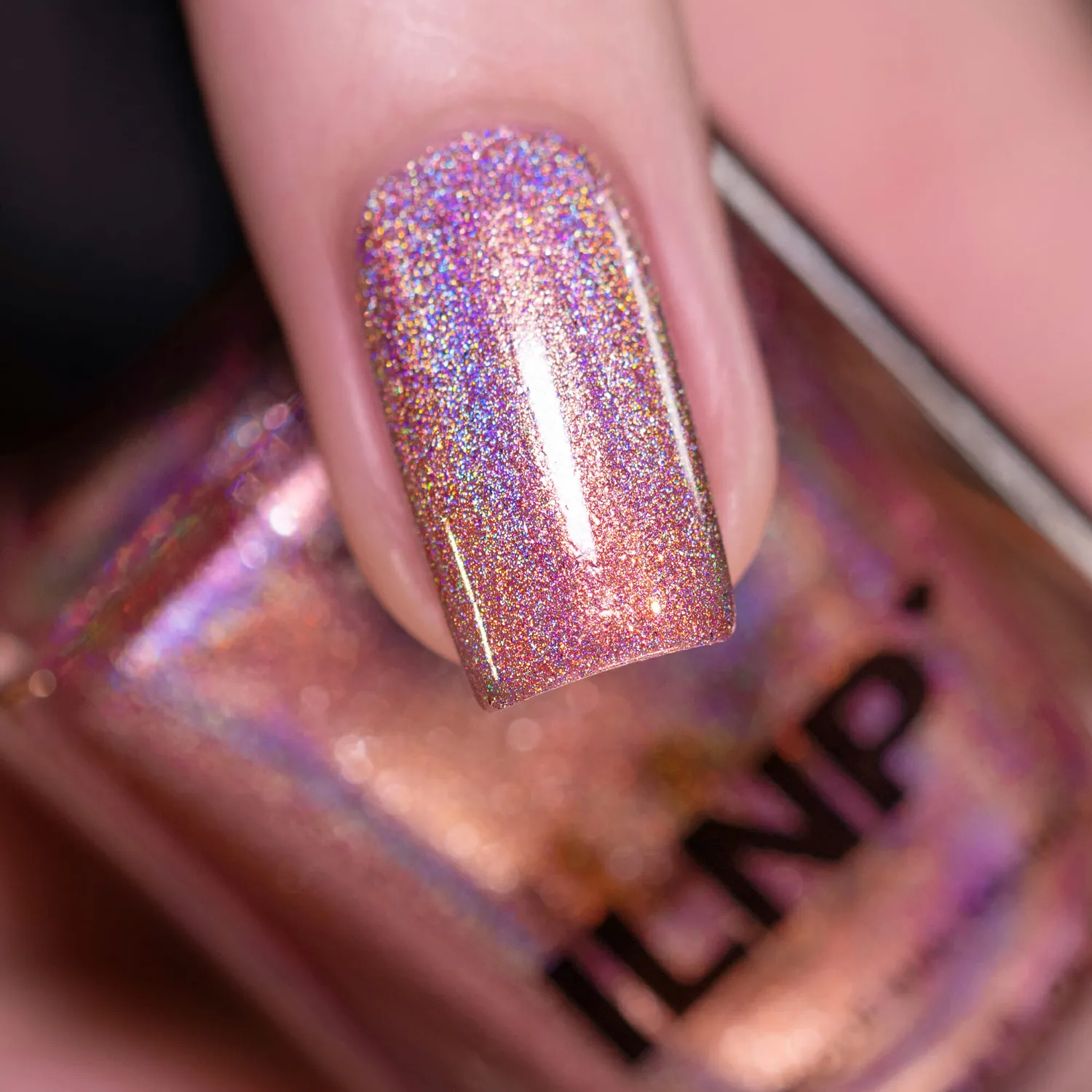 ILNP Ultra Holo Evermore nagellack rosamauv holografiskt